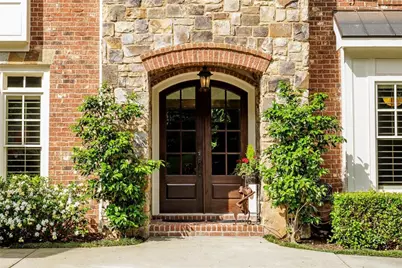 5284 Vernon Springs Trail NW, Sandy Springs, GA 30327 - Photo 4