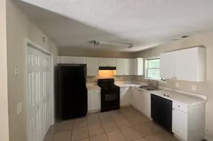 1278 Lynx Ct, Hampton, GA 30228 - Photo 2