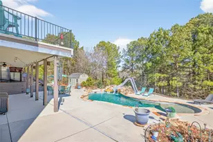 1393 Silver Thorne Ct, Loganville, GA 30052 - Photo 58