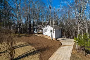 880 White Stag Ln, Canton, GA 30115 - Photo 2