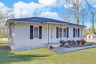 134 Faulkner St, Cleveland, GA 30528 - Photo 2