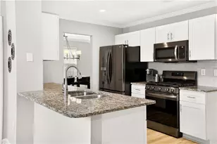 11065 Crabapple Lake Dr, Roswell, GA 30076 - Photo 16