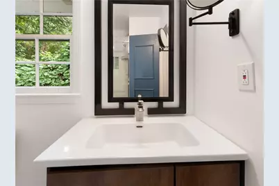 1685 Dunwoody Place NE, Atlanta, GA 30324 - Photo 10