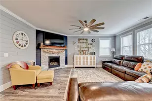 5525 Mirror Lake Dr, Cumming, GA 30028 - Photo 14