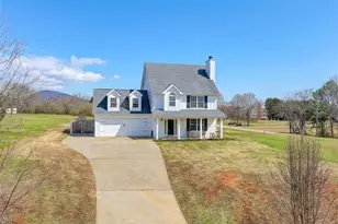 5604 Divine Ln, Clermont, GA 30527 - Photo 2