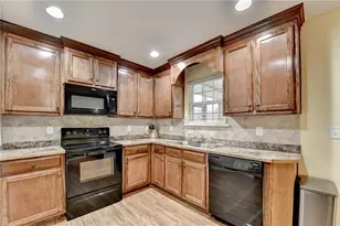 5604 Divine Ln, Clermont, GA 30527 - Photo 10