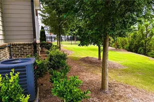 301 Hayden Cir, Woodstock, GA 30189 - Photo 16