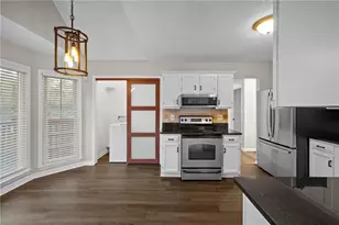 703 Players Ct, Woodstock, GA 30189 - Photo 4