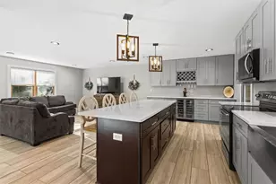 2731 Brackenwood Dr, Snellville, GA 30039 - Photo 4