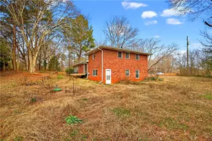 239 Andrea Cir NW, Lilburn, GA 30047 - Photo 34