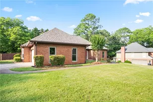 300 Saddle Creek Ln, Roswell, GA 30076 - Photo 4