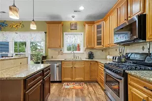 95 Tyler Woods Dr, Sharpsburg, GA 30277 - Photo 6