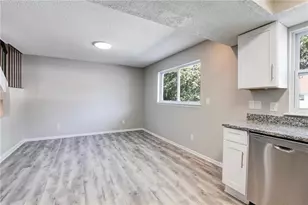 7325 Cardigan Circle, Atlanta, GA 30328 - Photo 10