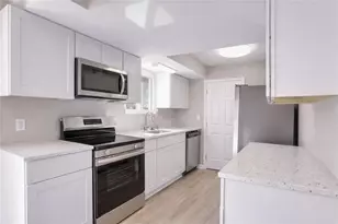 3989 Darryl Ln, Gainesville, GA 30506 - Photo 2