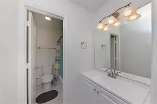 8053 Woodlake Dr, Riverdale, GA 30274 - Photo 24