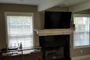 649 Crest Dr, Lawrenceville, GA 30046 - Photo 8