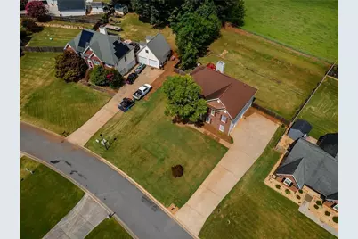 31 Churchill Downs NE NE, Cartersville, GA 30121 - Photo 1