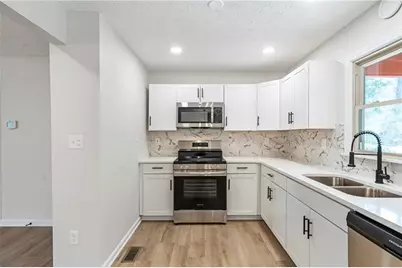 7562 Asbury Manor Drive, Lithonia, GA 30058 - Photo 4