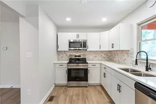 7562 Asbury Manor Dr, Lithonia, GA 30058 - Photo 4