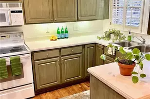 2556 Defoors Ferry Rd NW, Atlanta, GA 30318 - Photo 4