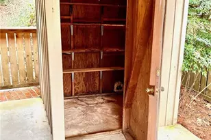 2556 Defoors Ferry Rd NW, Atlanta, GA 30318 - Photo 22