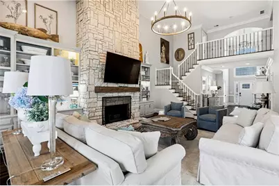 215 Woodchase Close NE, Atlanta, GA 30319 - Photo 2