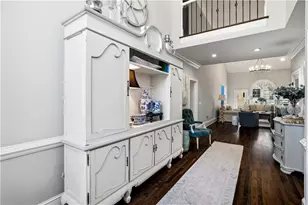 215 Woodchase Close NE, Atlanta, GA 30319 - Photo 4