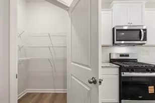 6017 Airedale Dr, Union City, GA 30213 - Photo 8