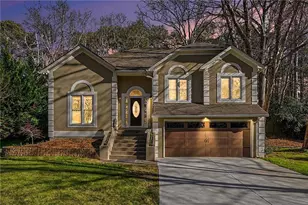 911 Brookmont Dr S W, Marietta, GA 30064 - Photo 2