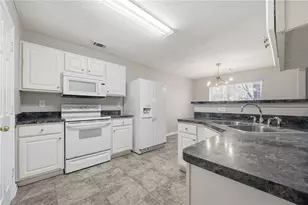 2297 Charleston Pointe SE, Atlanta, GA 30316 - Photo 2