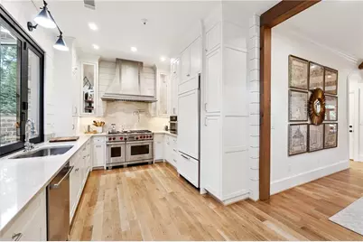 4279 E Brookhaven Drive NE, Atlanta, GA 30319 - Photo 12