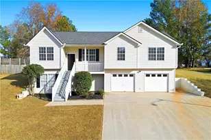 319 Hickory Lake Dr, Acworth, GA 30101 - Photo 1