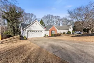 5740 Rolling Meadow Ln, Flowery Branch, GA 30542 - Photo 6