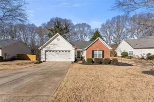 5740 Rolling Meadow Ln, Flowery Branch, GA 30542 - Photo 4