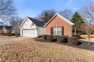 5740 Rolling Meadow Ln, Flowery Branch, GA 30542 - Photo 2