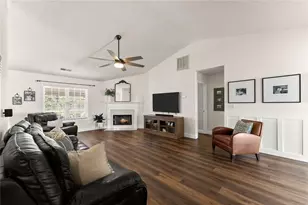 5740 Rolling Meadow Ln, Flowery Branch, GA 30542 - Photo 10