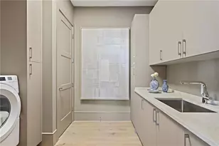 2425 Peachtree Rd NE, Atlanta, GA 30305 - Photo 18