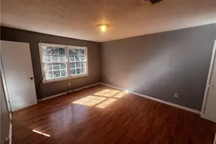 3395 S Rockview Ct, Lithonia, GA 30038 - Photo 6