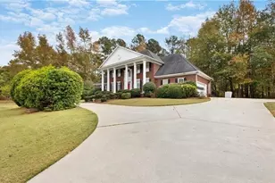 110 Emerald Lake Dr, Fayetteville, GA 30215 - Photo 2