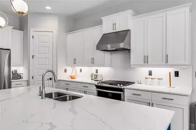 1884 Commons Place NW, Atlanta, GA 30318 - Photo 10