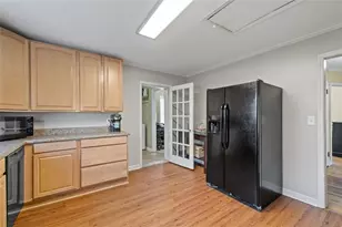 238 Cres Cir SW, Marietta, GA 30064 - Photo 10