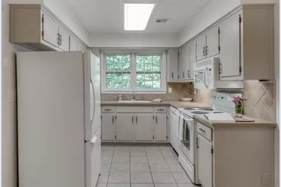 2474 Northlake Court, Atlanta, GA 30345 - Photo 10