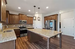 9240 Holly Wood Dr, Gainesville, GA 30506 - Photo 14