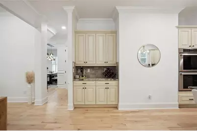 525 Forest Hills Drive, Atlanta, GA 30342 - Photo 10