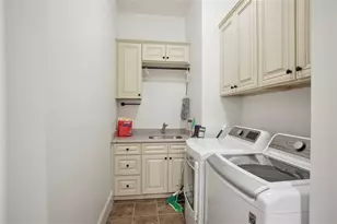 525 Forest Hills Dr, Atlanta, GA 30342 - Photo 26