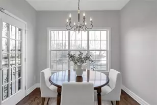 1075 Julius Dr, Suwanee, GA 30024 - Photo 10