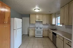 1317 Country Downs Dr, Norcross, GA 30093 - Photo 8