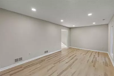 3428 Runelle Place SW, Lilburn, GA 30047 - Photo 8