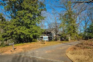 6340 Aberdeen Dr NE, Sandy Springs, GA 30328 - Photo 2