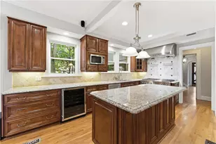 685 E Morningside Dr NE, Atlanta, GA 30324 - Photo 10